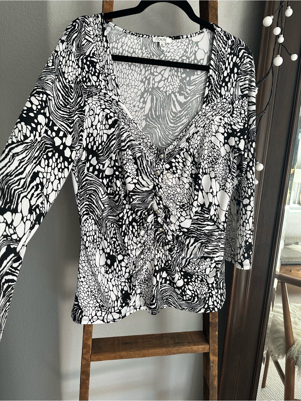 Cache V-Neck Ruched Long Sleeve Top, size XL